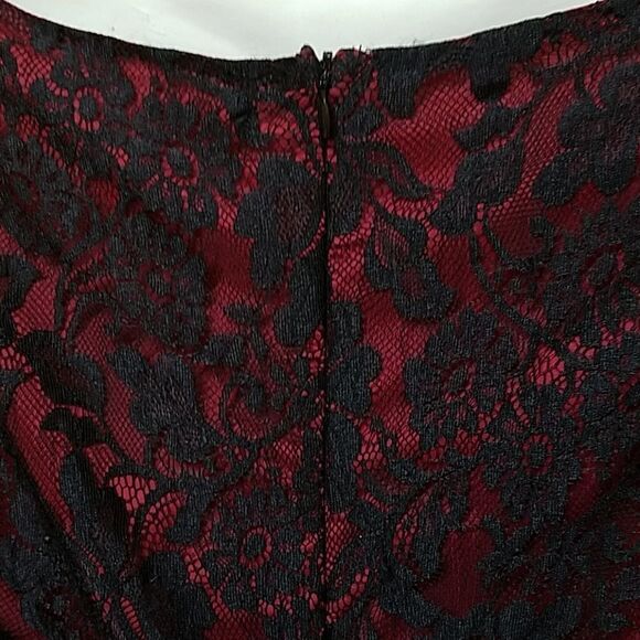 NWT! Chelsea & Violet Lace Dress - Picture 4 of 6